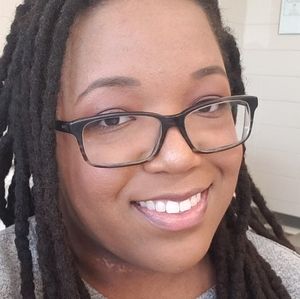 Meet your Posher, Casandra